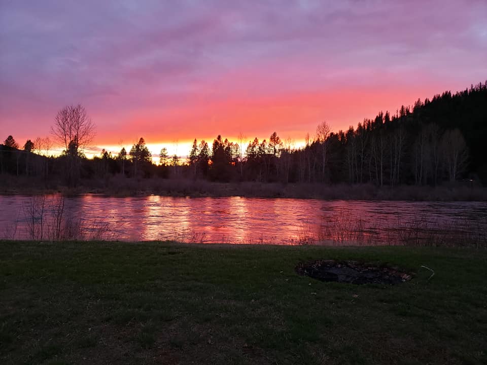 Sunset Coeur d'Alene river
